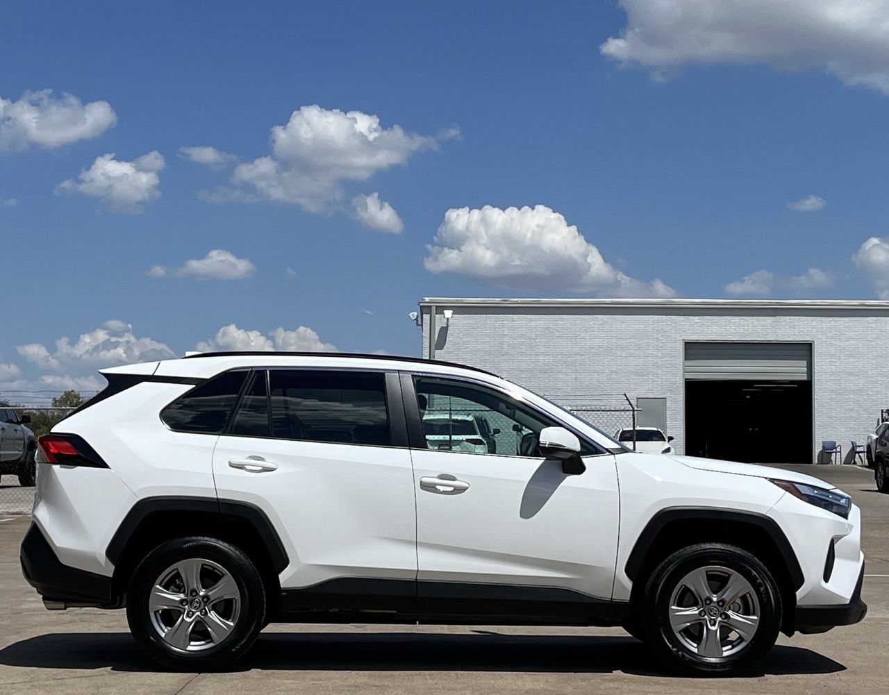 Used 2025 Toyota RAV4 XLE FWD image 3