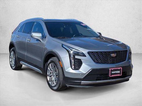 Used 2023 Cadillac XT4 Premium Luxury image 3