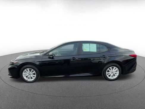 Used 2025 Toyota Camry LE image 9