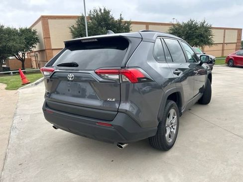 Used 2025 Toyota RAV4 XLE FWD image 3