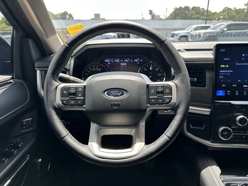 Used 2024 Ford Expedition Max XLT RWD image 18