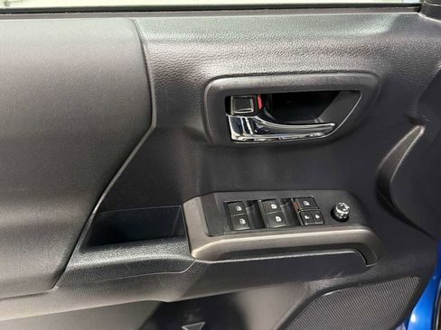 Certified 2018 Toyota Tacoma TRD Off-Road w/ Technology Package image 15