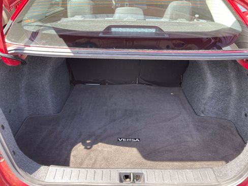 Used 2025 Nissan Versa SV image 29