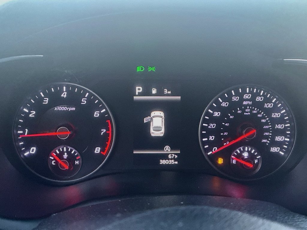 Used 2023 Kia Stinger GT-Line w/ Sun & Sound Package RWD image 12