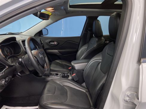 Certified 2019 Jeep Cherokee Limited image 9