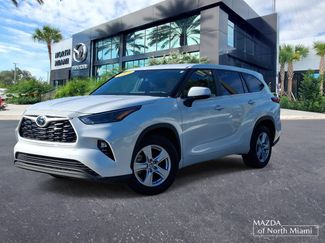 Used 2023 Toyota Highlander LE FWD video 1