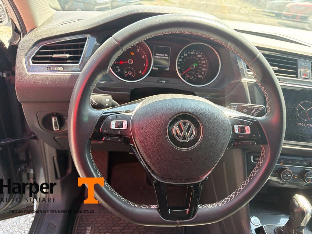Used 2021 Volkswagen Tiguan SE FWD image 16