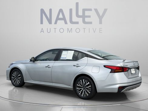 Used 2023 Nissan Altima 2.5 SV FWD image 3