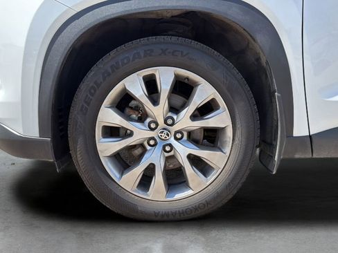 Used 2024 Toyota Grand Highlander AWD image 44