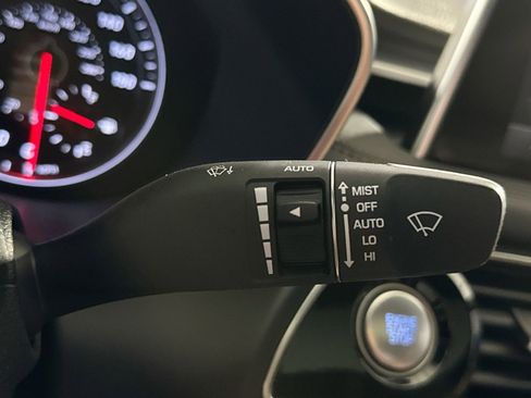 Used 2021 Genesis G70 3.3T image 31