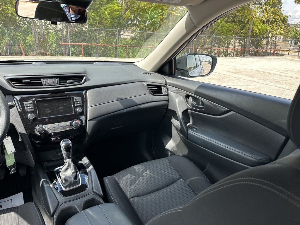 Used 2020 Nissan Rogue S FWD image 19