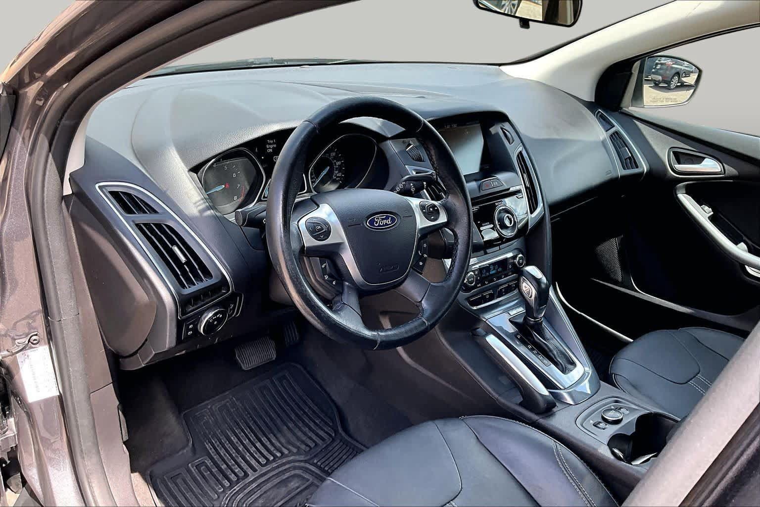 Used 2013 Ford Focus Titanium FWD image 18