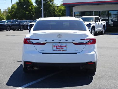 Used 2025 Toyota Camry SE w/ Convenience Package FWD image 14