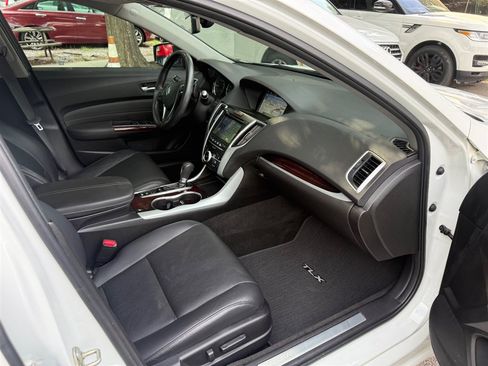 Used 2017 Acura TLX w/ Technology Package FWD image 18