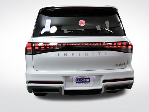 New 2026 INFINITI QX80 Luxe w/ Cargo Package AWD/4WD image 3