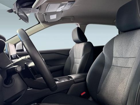 Used 2025 Nissan Rogue SV FWD image 21