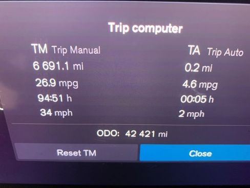 Certified 2023 Volvo XC40 B5 Plus w/ Driver Assist Package image 13