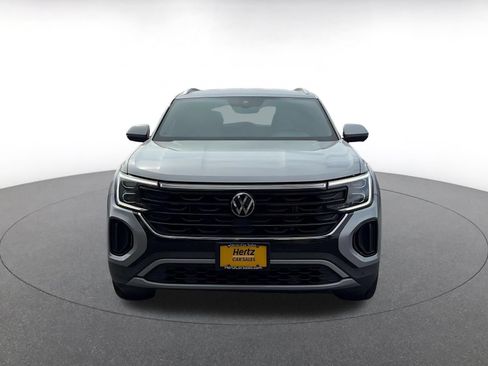 Used 2025 Volkswagen Atlas Cross Sport SE AWD/4WD image 4