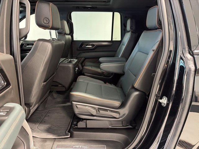 Used 2025 GMC Yukon XL AT4 w/ AT4 Premium Package AWD/4WD image 23