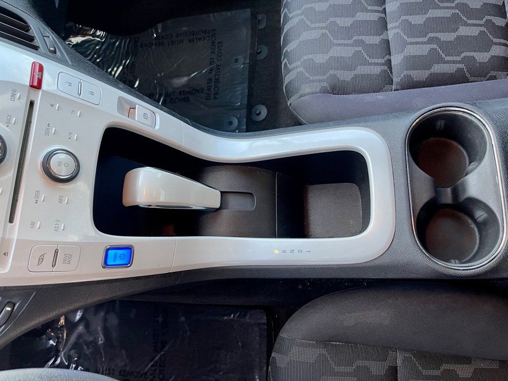 Used 2013 Chevrolet Volt FWD image 18