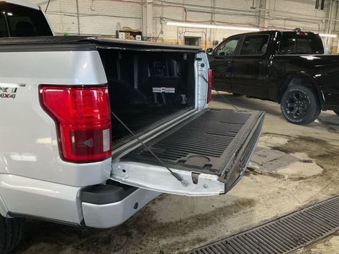 Used 2018 Ford F150 Lariat image 28