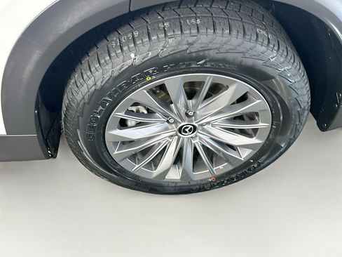 Used 2024 MAZDA CX-90 Plug-In Hybrid w/ Preferred AWD/4WD image 11