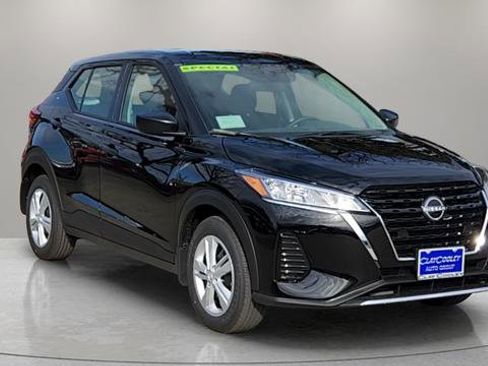 Certified 2025 Nissan Kicks Play S image 1