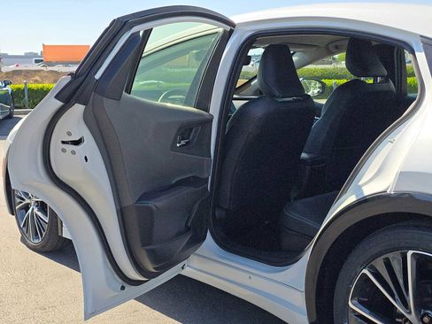 Used 2025 Toyota Prius XLE FWD image 16