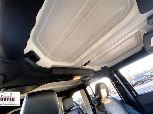 Used 2018 Jeep Wrangler Unlimited Sport image 21