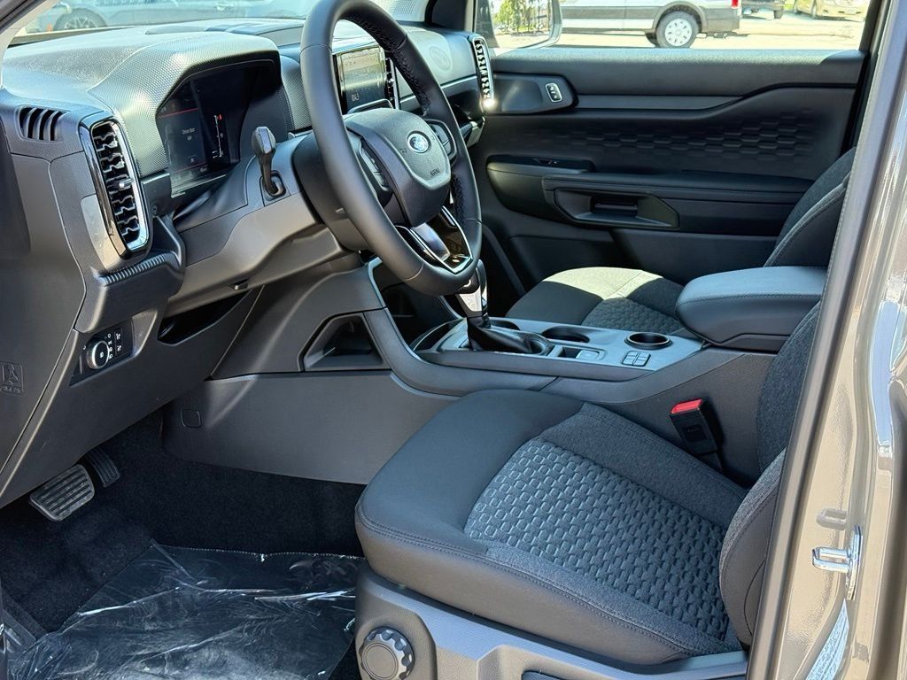 New 2026 Ford Ranger XLT w/ Black Appearance Package RWD image 5