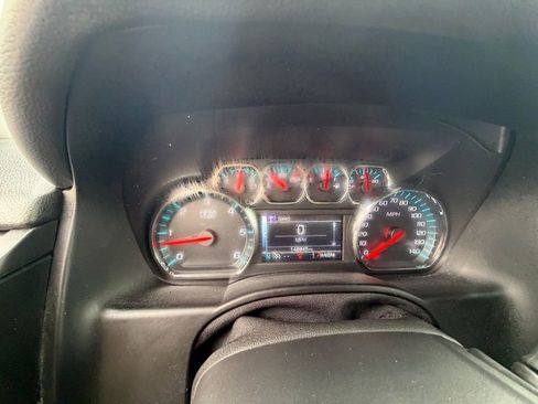 Used 2015 Chevrolet Suburban LT image 16