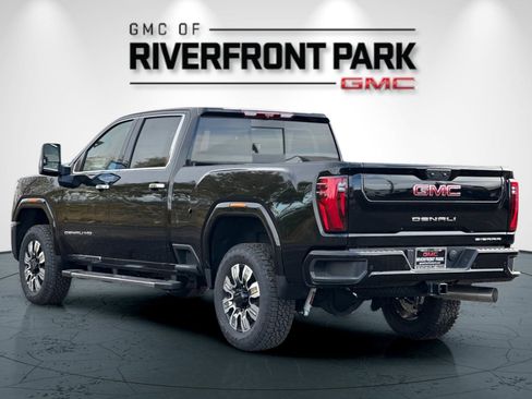 New 2026 GMC Sierra 2500 Denali w/ Denali Reserve Package image 5