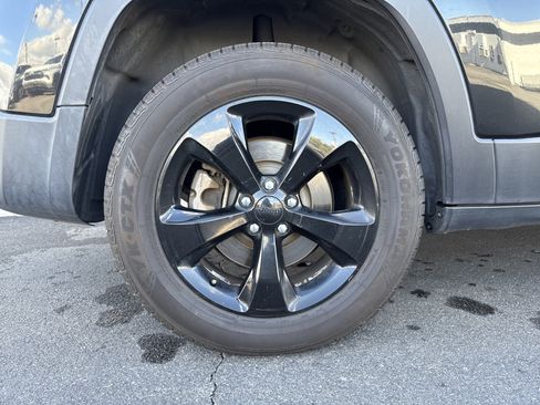 Used 2016 Jeep Cherokee Latitude w/ Comfort/Convenience Group image 23