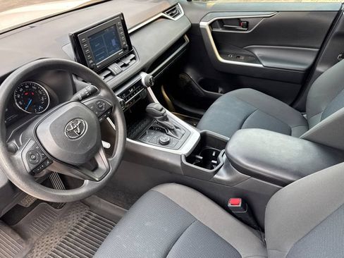 Used 2022 Toyota RAV4 LE AWD/4WD image 10