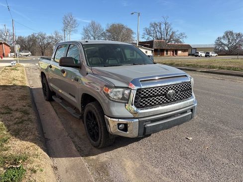 Used 2019 Toyota Tundra SR5 w/ SR5 Upgrade Package image 8