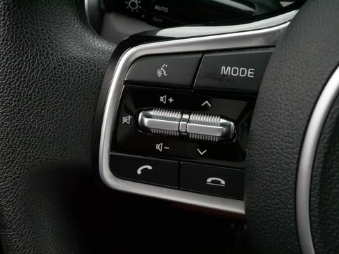 Used 2023 Kia Sorento LX AWD/4WD image 26