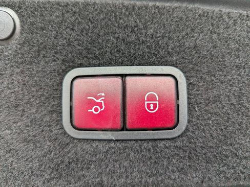 Used 2019 Mercedes-Benz S 560 4MATIC Sedan image 42