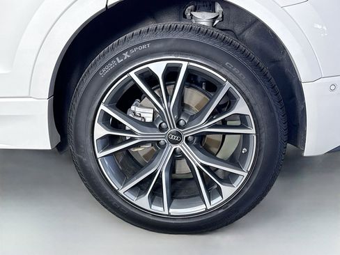 Used 2023 Audi Q8 Premium w/ Convenience Package AWD/4WD image 32