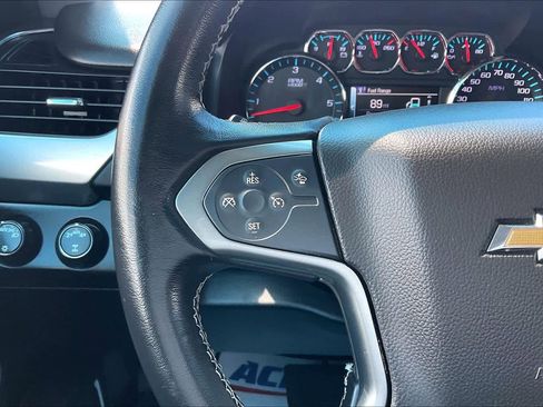 Used 2019 Chevrolet Suburban LT image 24