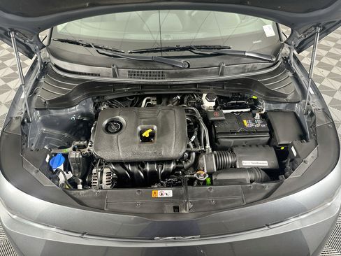 Used 2025 Kia Soul LX w/ LX Technology Package FWD image 32
