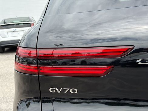 Used 2022 Genesis GV70 2.5T AWD/4WD image 11