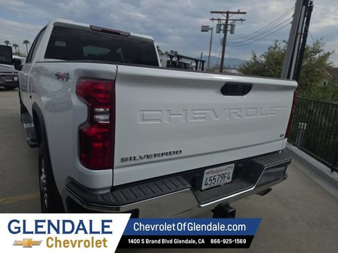 Used 2025 Chevrolet Silverado 2500 LT w/ Convenience Package AWD/4WD image 3