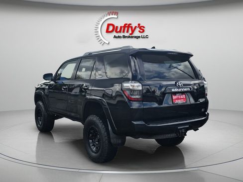 Used 2016 Toyota 4Runner SR5 AWD/4WD image 15