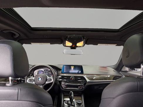 Used 2019 BMW 530i w/ M Sport Package RWD image 26