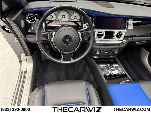 Used 2019 Rolls-Royce Dawn RWD image 40