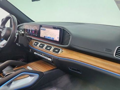 Used 2025 Mercedes-Benz GLS 450 4MATIC image 24