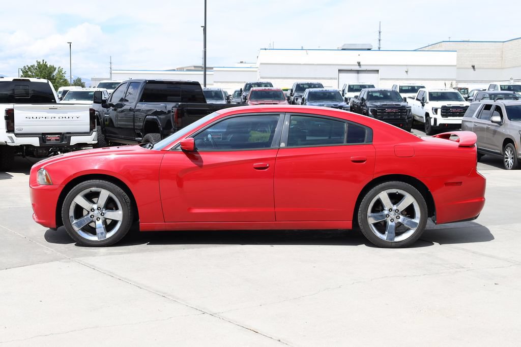 Used 2013 Dodge Charger SXT w/ Sport Appearance Group RWD image 3