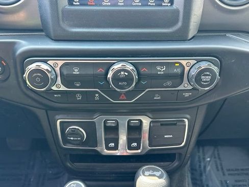 Used 2021 Jeep Wrangler Sport AWD/4WD image 37