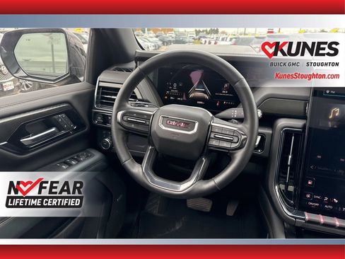 Used 2025 GMC Yukon XL AT4 image 38