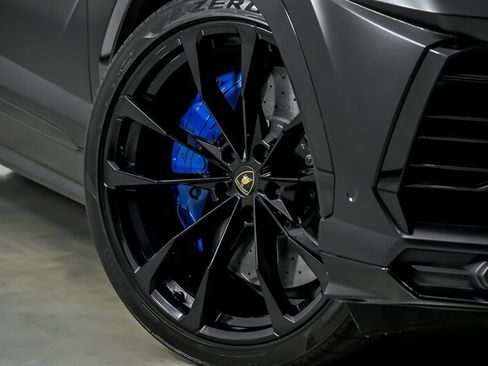 Used 2021 Lamborghini Urus AWD/4WD image 4